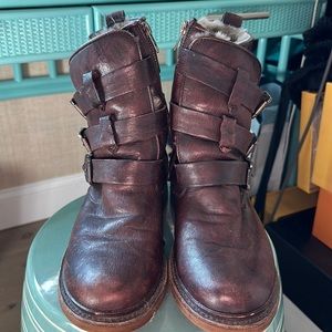 Brown leather Frye Sherpa lined size 8 buckle boot